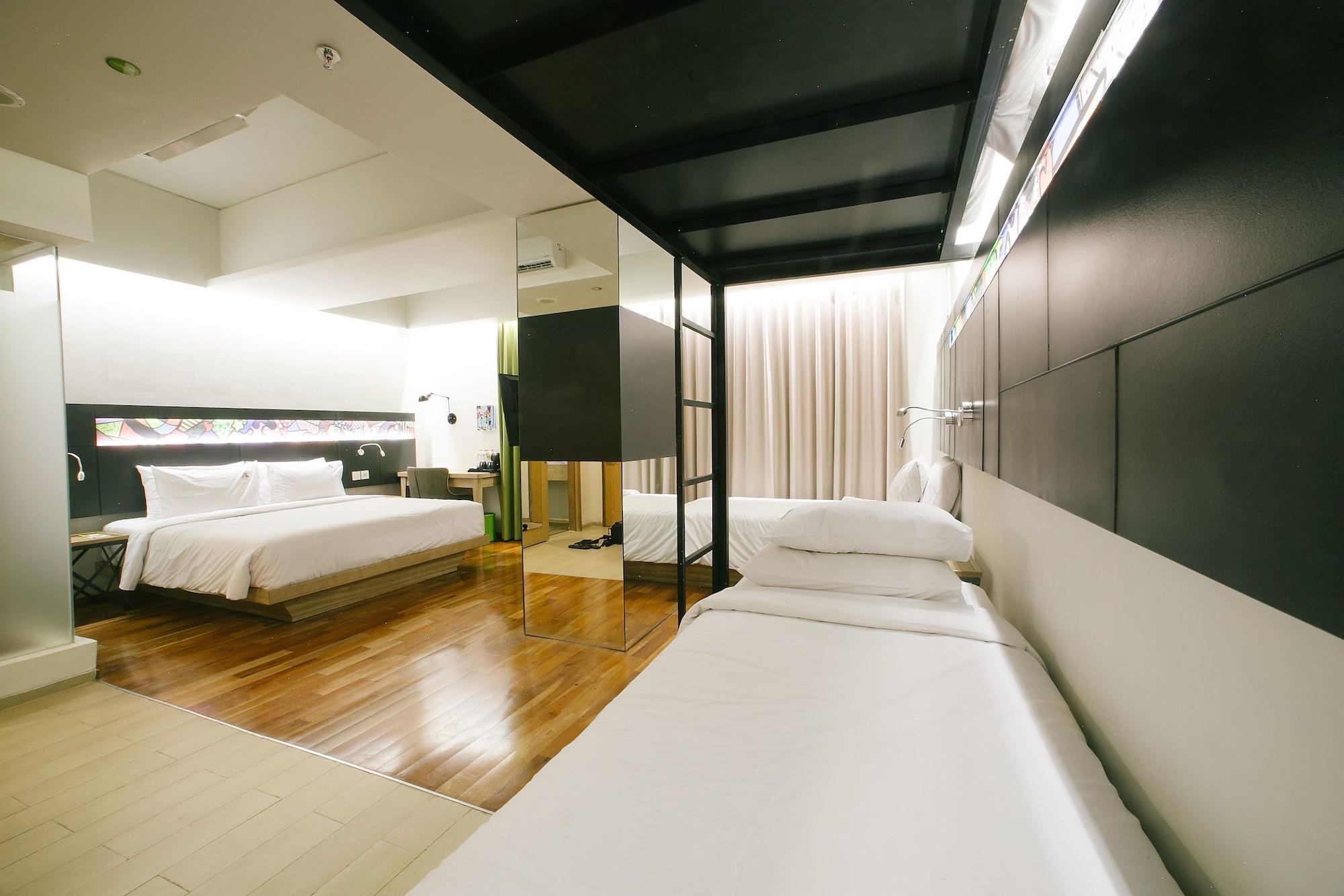 Maxonehotels.com@dharmahusada - Hotel Surabaya