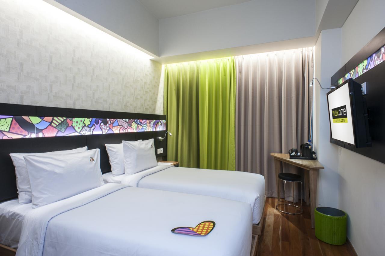 Hotel Maxonehotels.com@dharmahusada - Surabaya