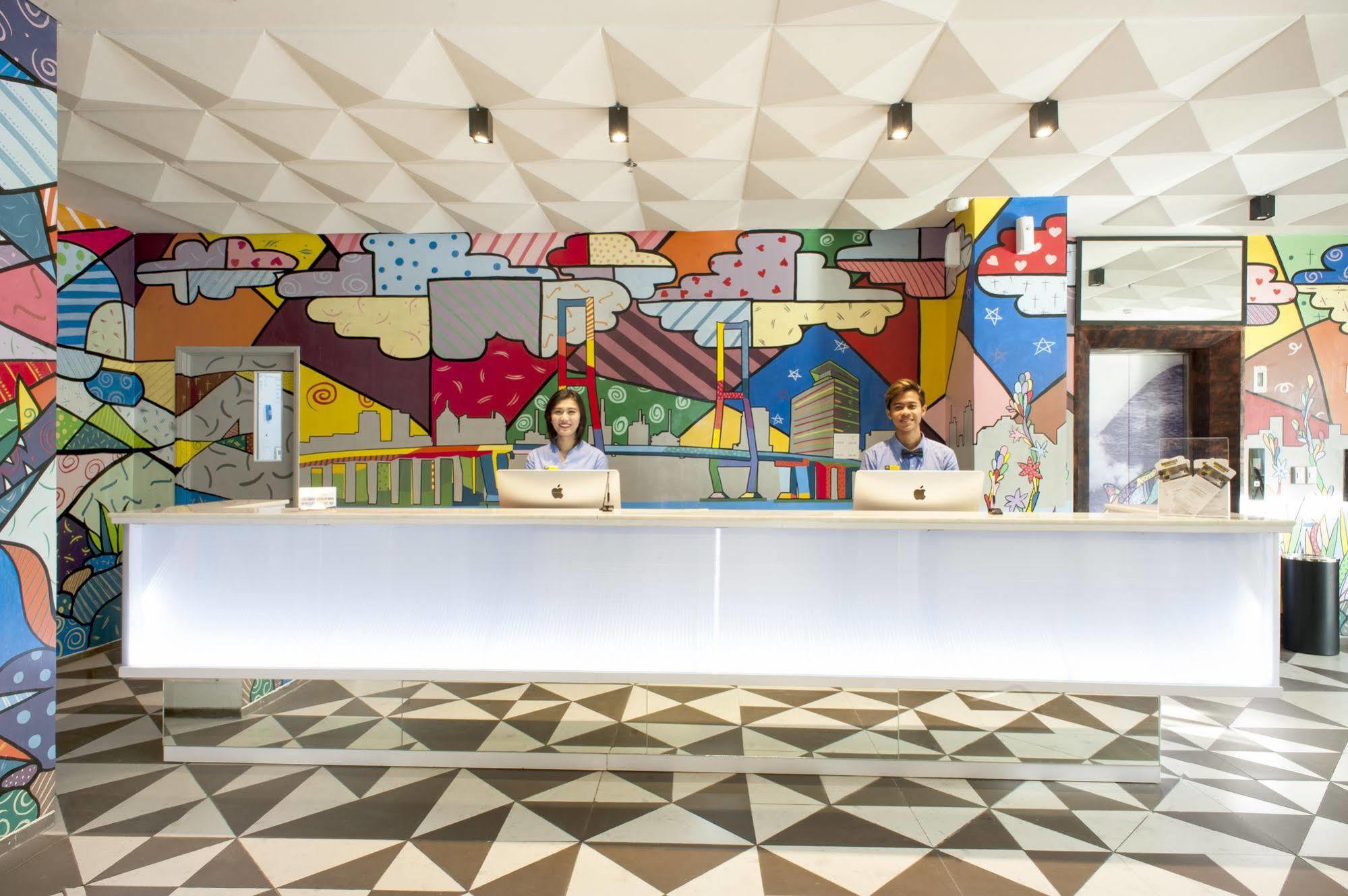 Maxonehotels.com@dharmahusada - 3* Surabaya